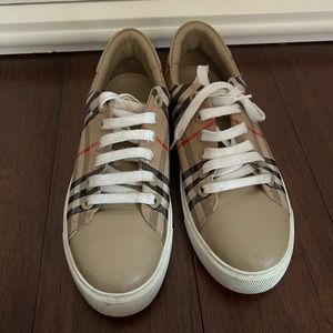 Burberry sneakers